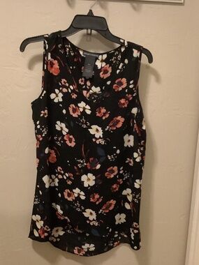 Chelsea & Theodore women’s top size M